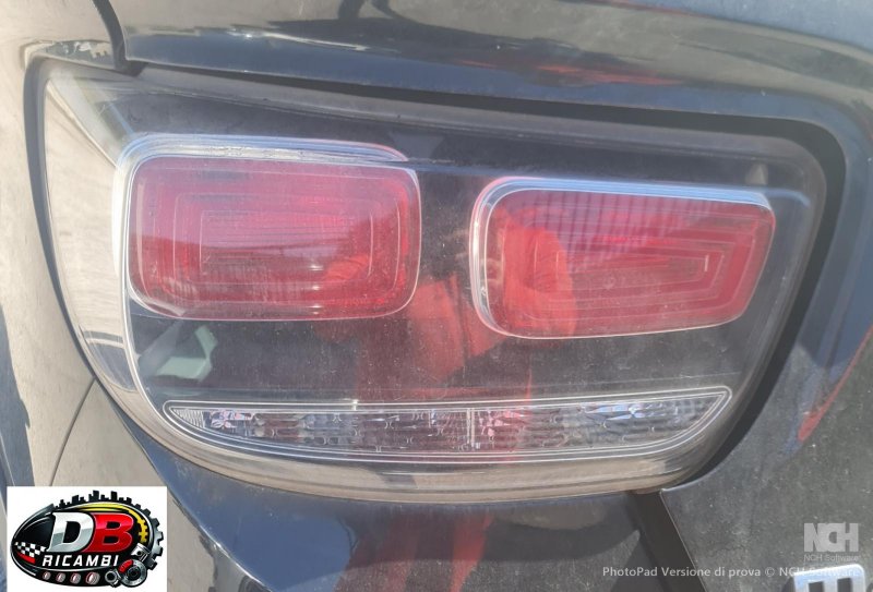 farofanale-posteriore-dx-mahindra-kuv-100