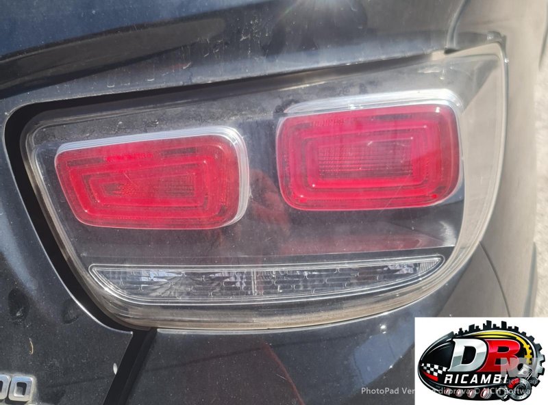 farofanale-posteriore-sx-mahindra-kuv-100