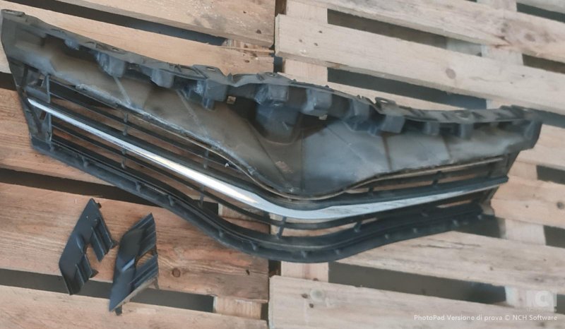 griglia-anteriore-yaris-iii-p13-14-d