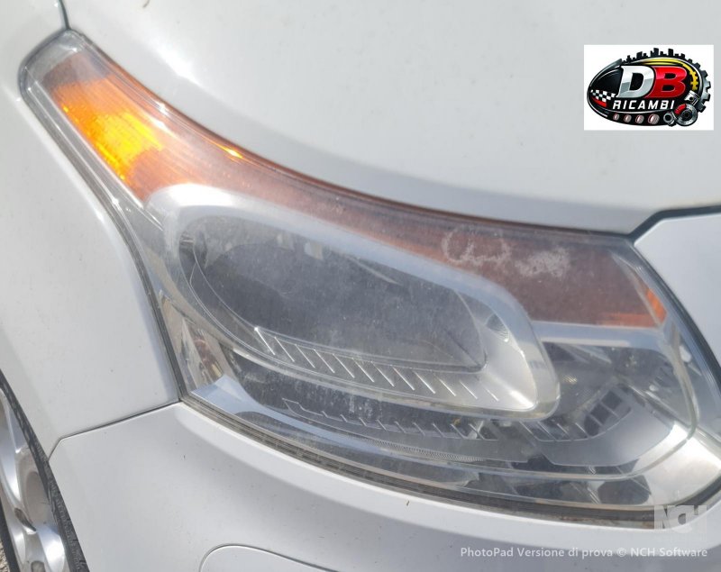 faro-anteriore-dx-citroen-c3-picasso-16-hdi-del-2010