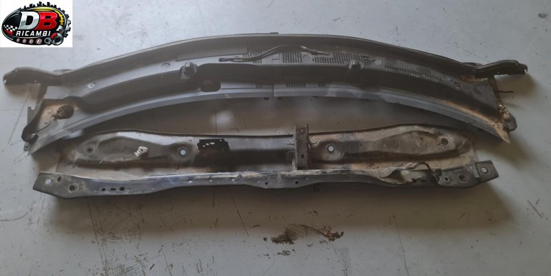griglia-e-sottogriglia-inferiore-parabrezza-mazda-2-15-benzina-skyactive